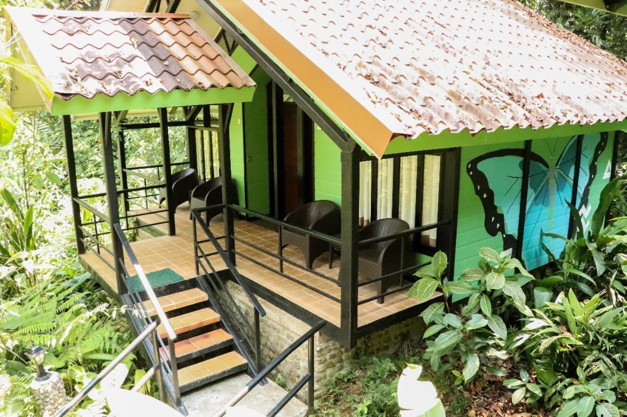 Tapirus Lodge And Reserve Carrillo  Buitenkant foto